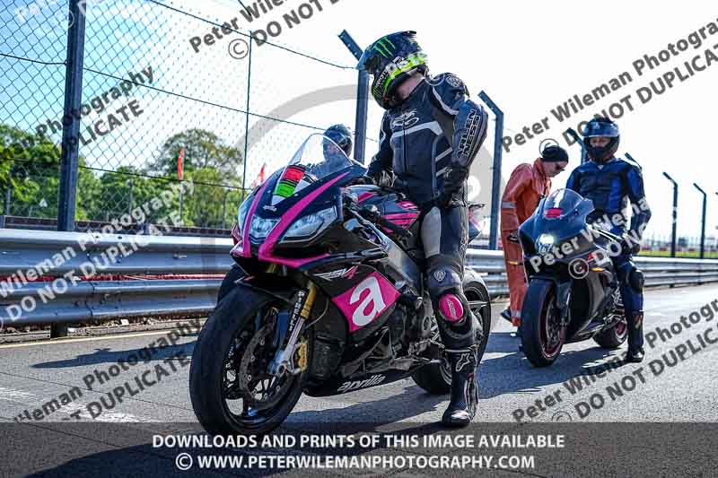 donington no limits trackday;donington park photographs;donington trackday photographs;no limits trackdays;peter wileman photography;trackday digital images;trackday photos